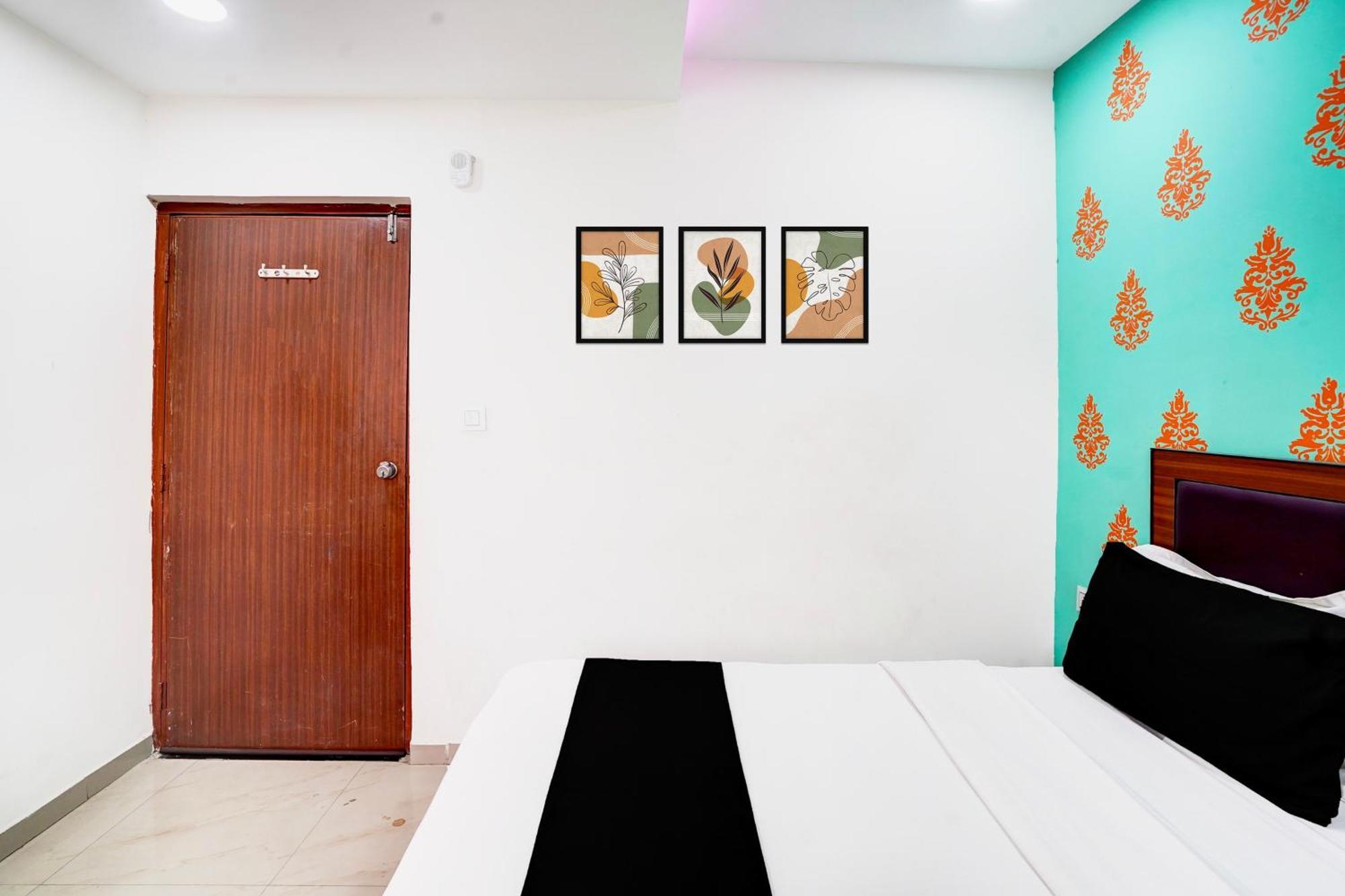 Super Hotel O Geeta Mandir Formerly Hotel Green Park Ahmedabad Exterior foto